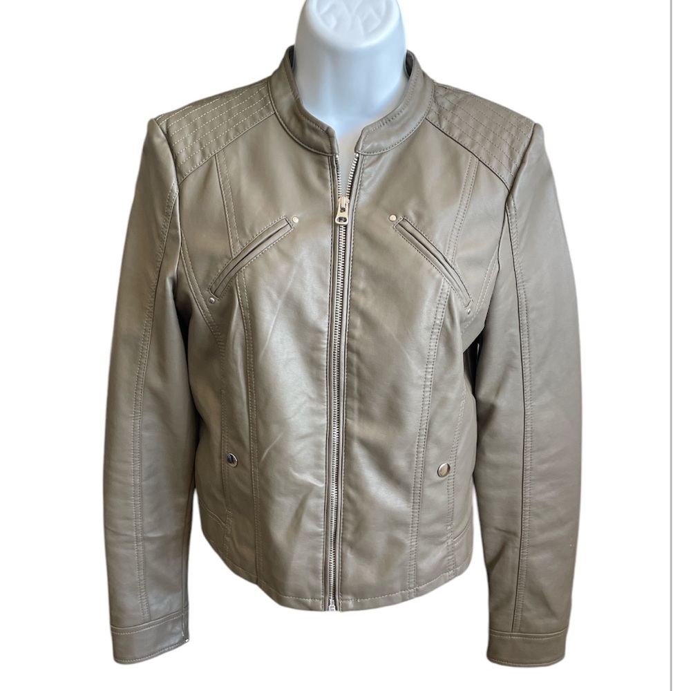 faux leather sage green zip up jacket cropped size small Vero Moda fall jacket